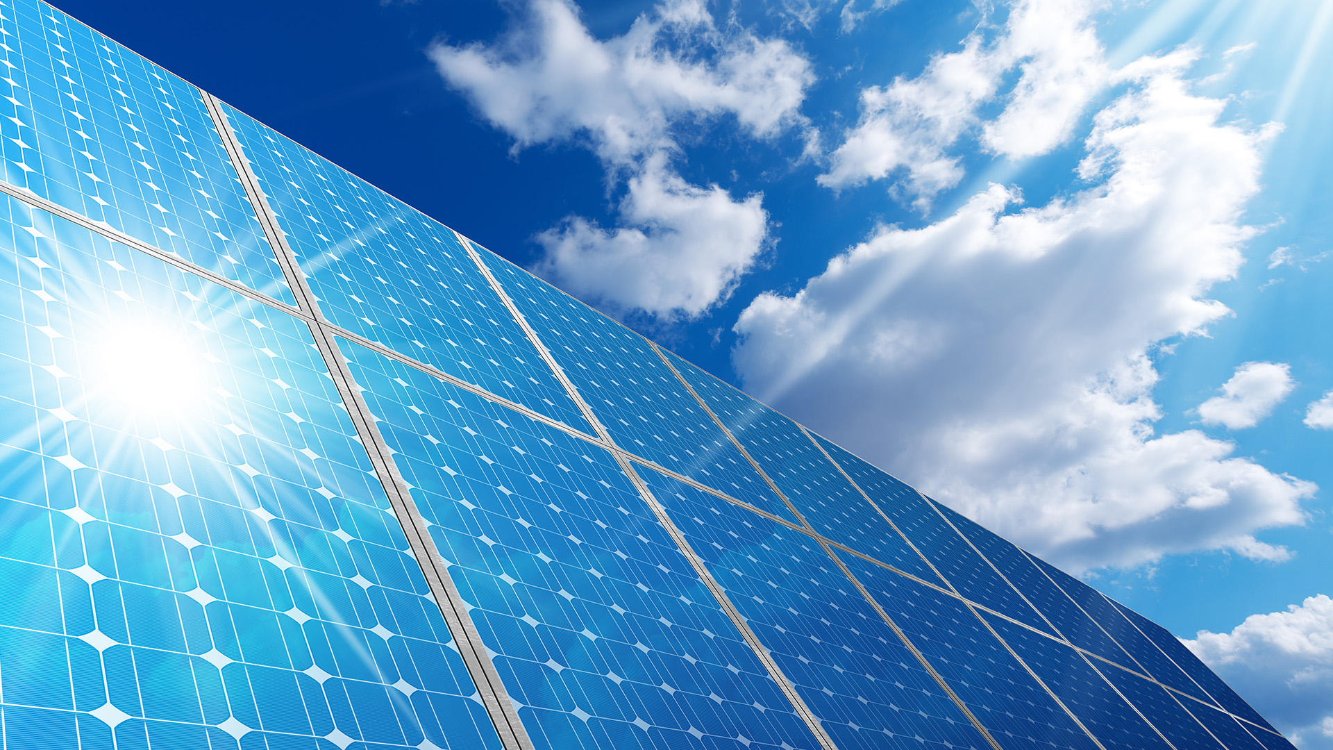 Descubra cómo las soluciones de metrología de ZEISS garantizan la alta eficiencia y la vida útil de los productos fotovoltaicos mediante el análisis de defectos, la caracterización del grosor de las capas y mucho más.