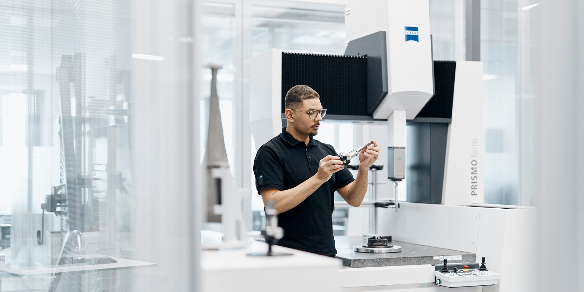 Comienza una nueva era con ZEISS PRISMO fortis