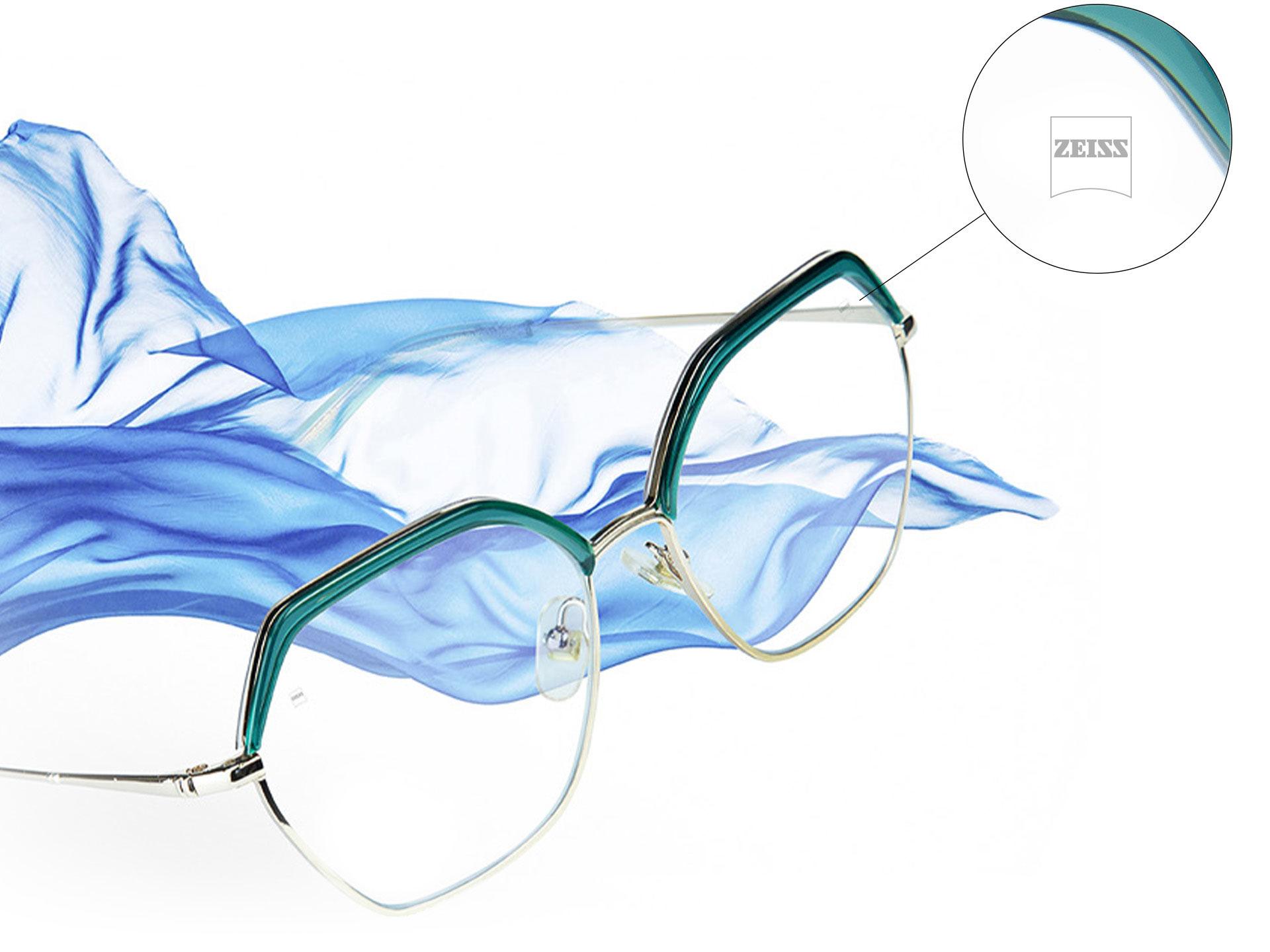 Lentes progresivos ZEISS Light 2 con acercamiento en el grabado ZEISS.