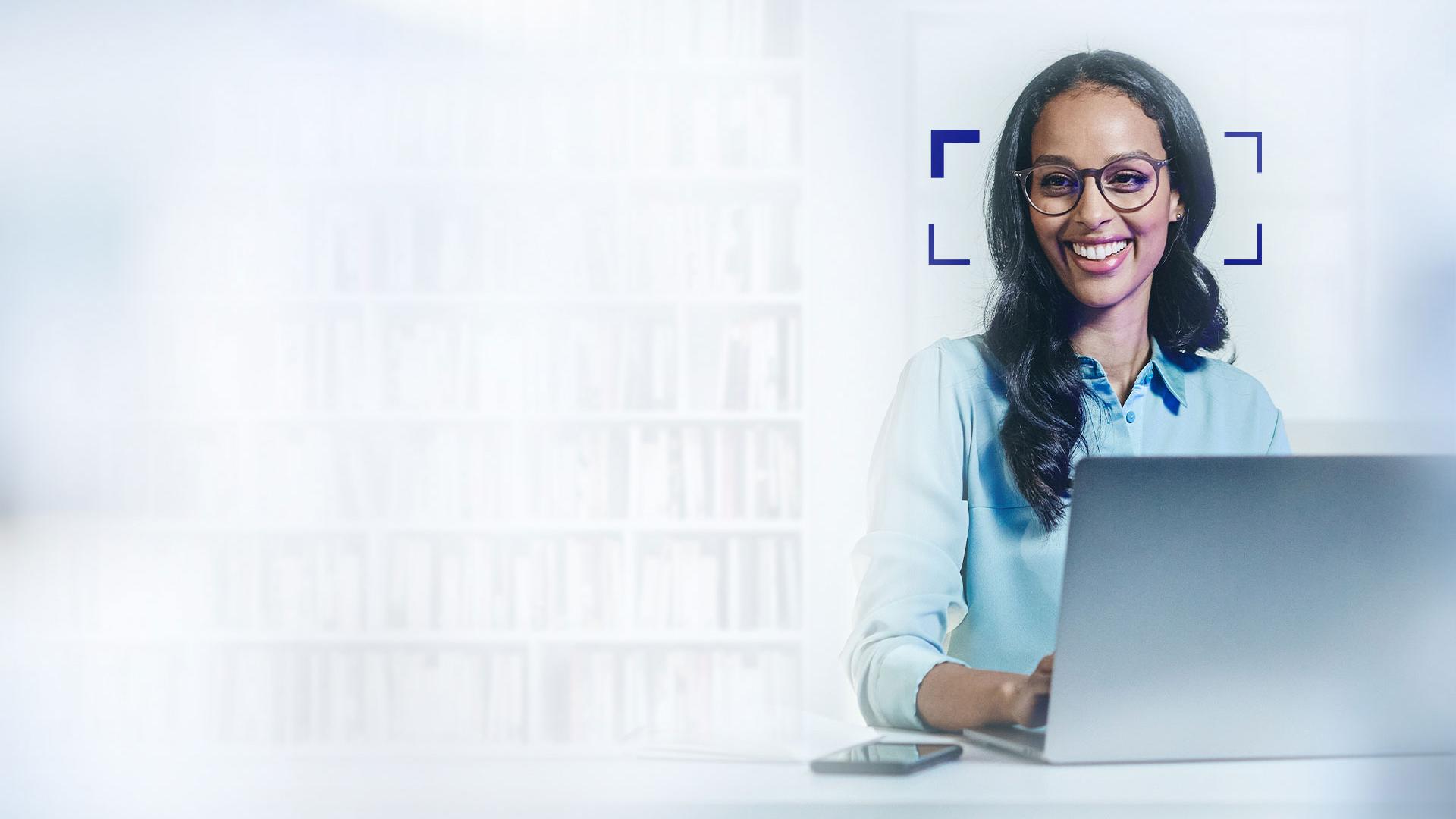 women with ZEISS office lenses