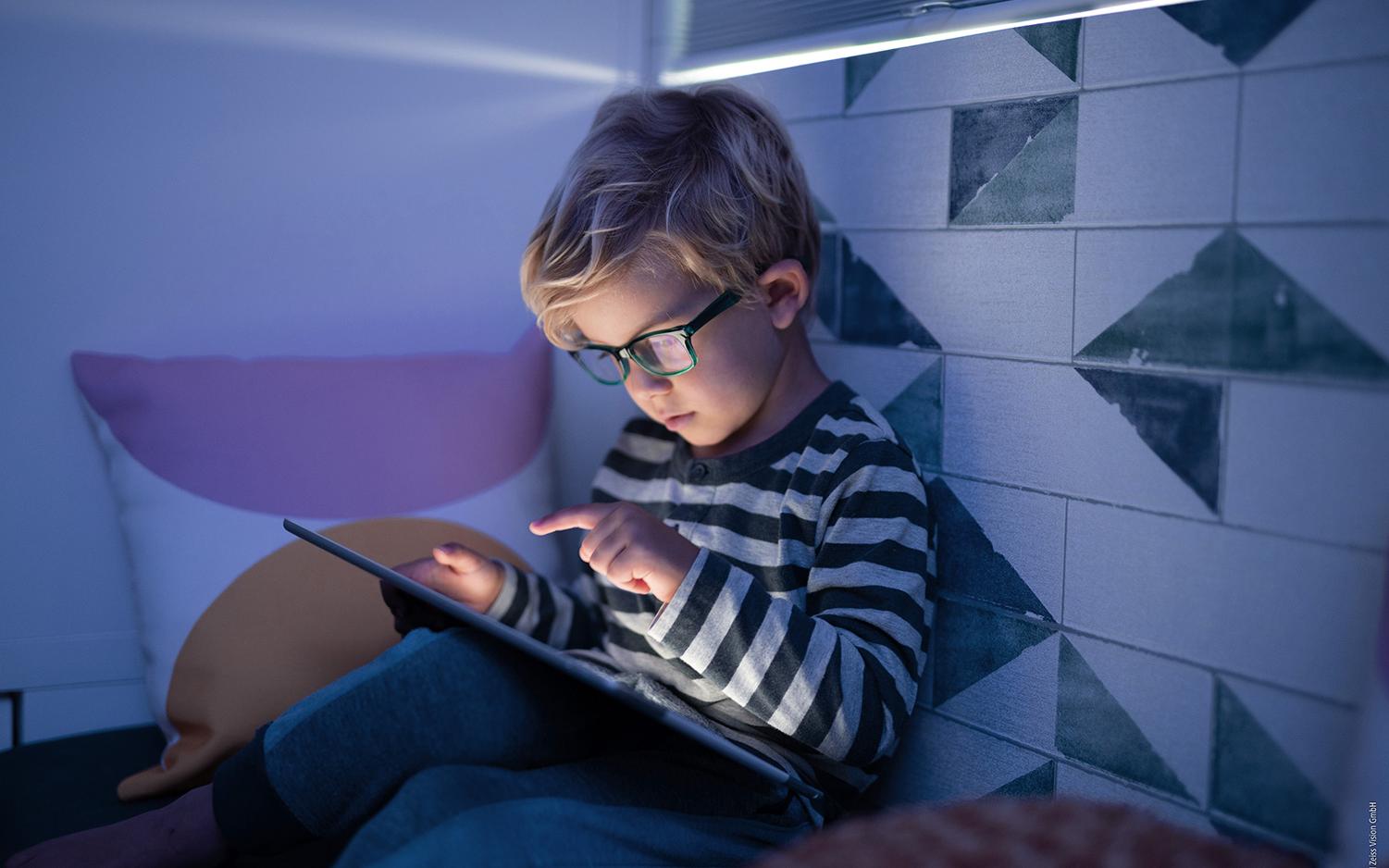 Fatiga ocular digital entre adultos y niños