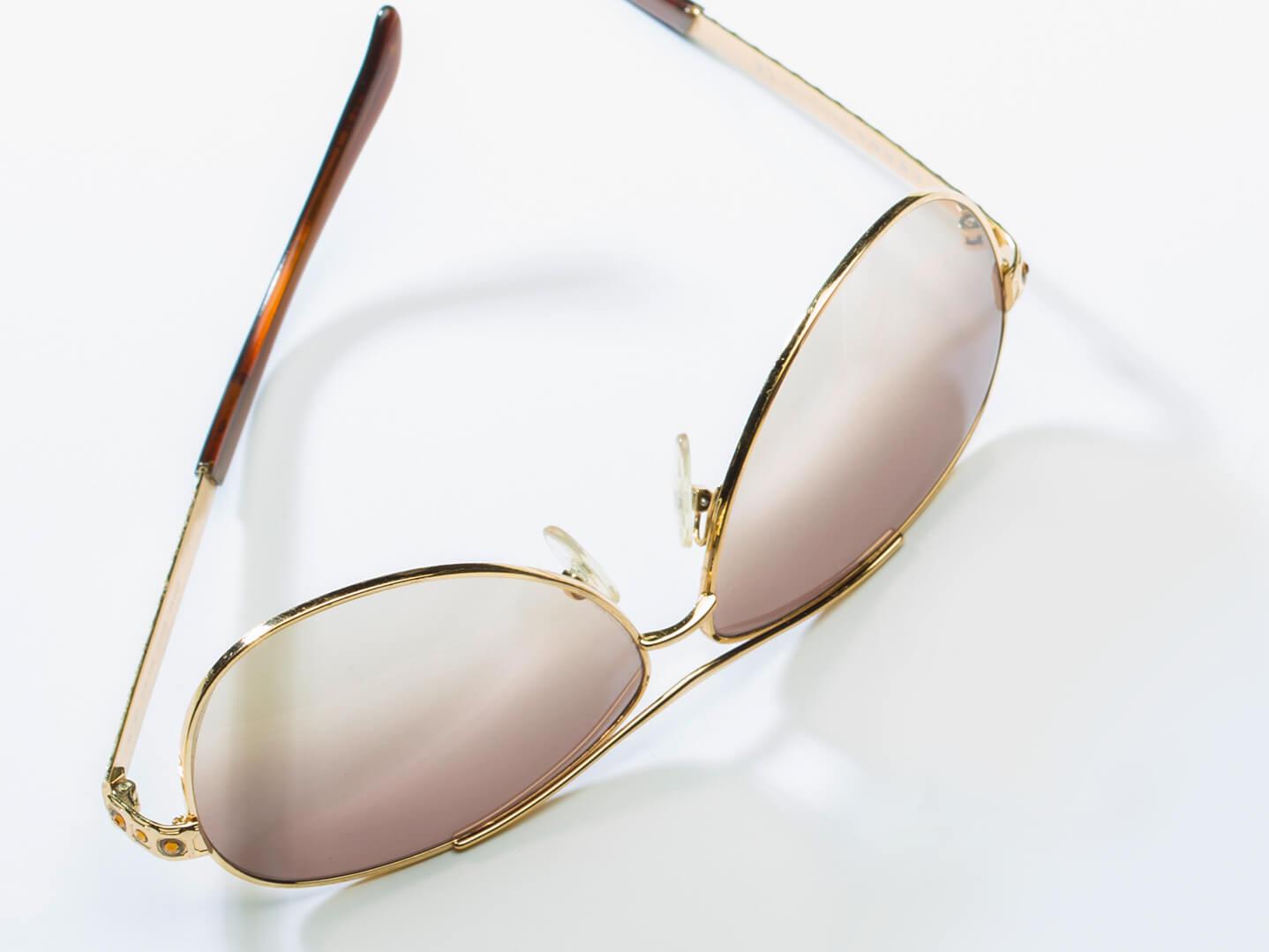 Lentes de sol para caminar por la ciudad o cuando esté en interiores (muy poca intensidad de luz)