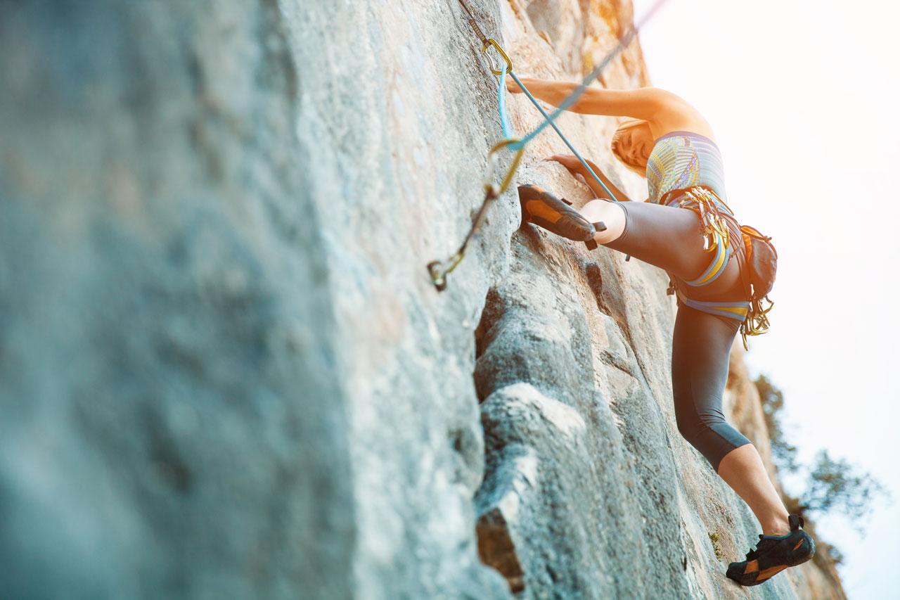 Unas buenas lentes para actividades deportivas deben reunir las siguientes características: