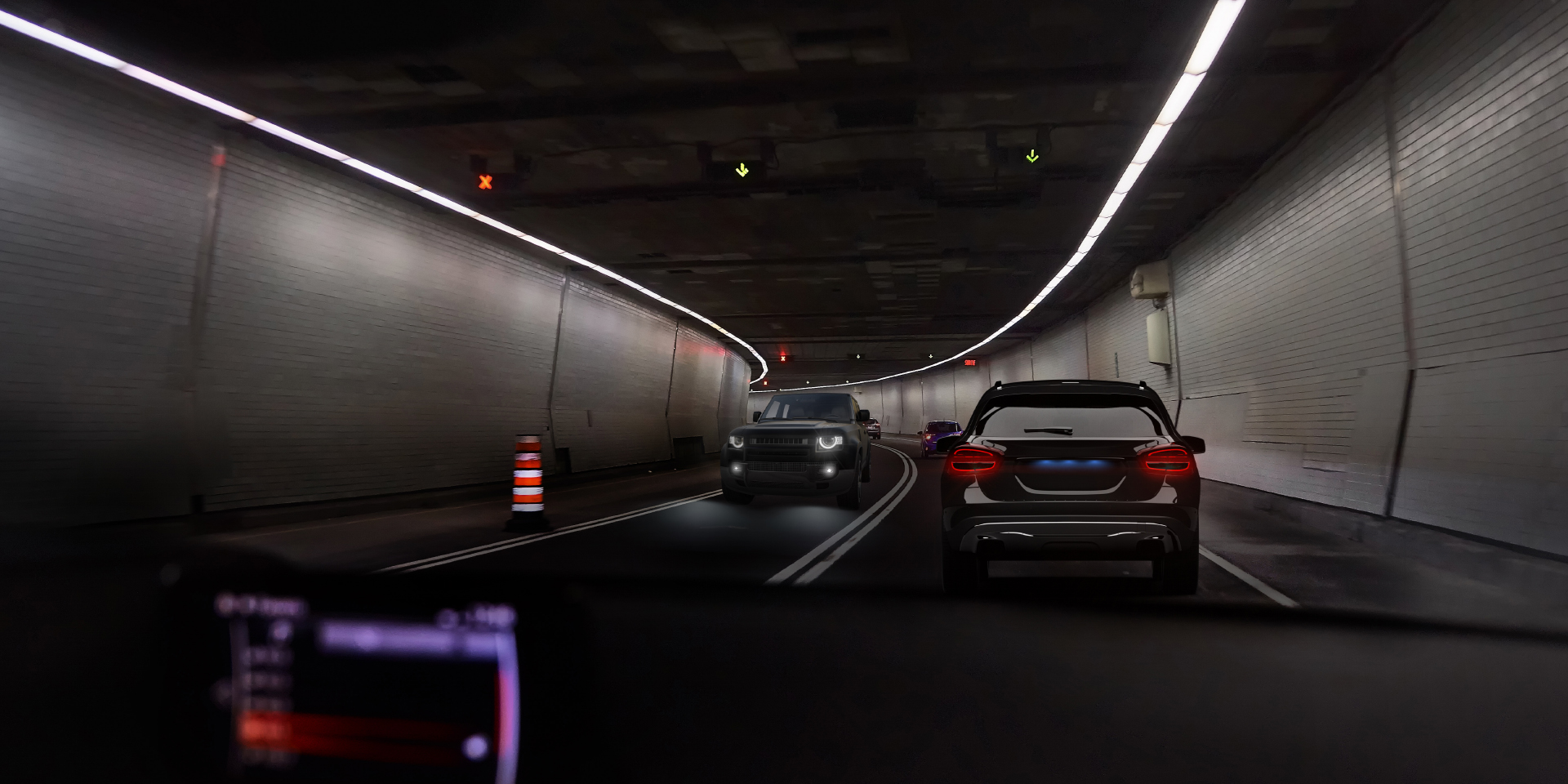 Dos imágenes de un punto de vista de un conductor en un túnel con tráfico en sentido contrario, mostrando en una imagen el resplandor del vehículo y las luces del túnel y en la otra imagen un resplandor claramente reducido.